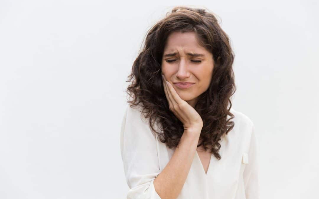 Common Symptoms of Tooth Decay and How a Root Canal Can Help
